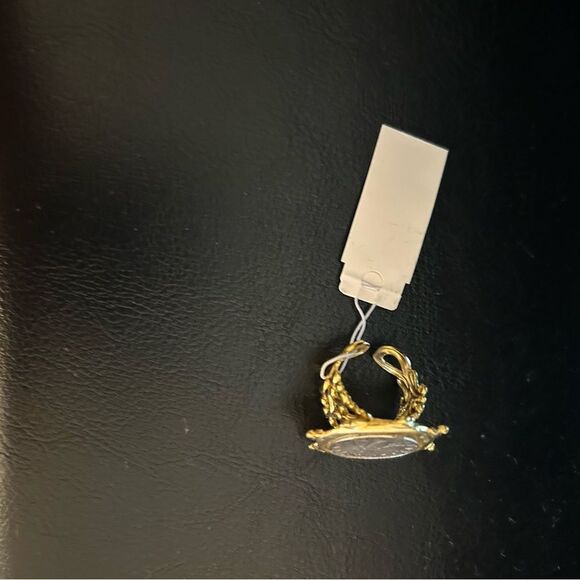 - - - - Susan shaw bee ring - Picture 5 of 6